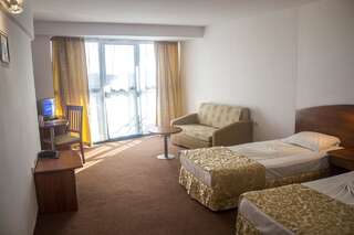 Отель Grand Hotel Sunny Beach - All Inclusive Солнечный Берег Двухместный номер с балконом, 1 кроватью или 2 отдельными кроватями (для 2 взрослых и 1 ребенка) - Все включено-1